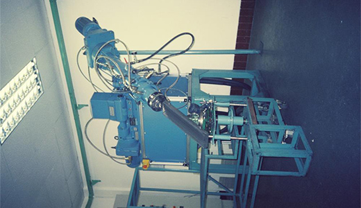<p>Achieved domestic cemented carbide production with an annual capacity of 50 tons. Commissioned 15-tube reduction furnaces and graphite tube furnaces.</p>